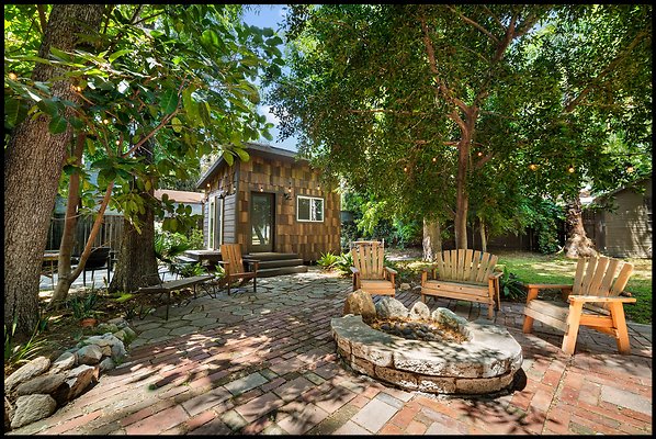 UNI C364-LOS ANGELES 16