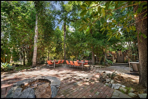 UNI C364-LOS ANGELES 21