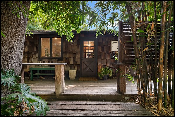 UNI C364-LOS ANGELES 17