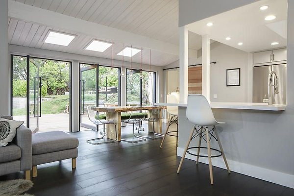 UNI A513-CALABASAS 07