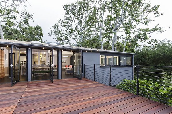 UNI A513-CALABASAS 17