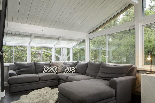 UNI A513-CALABASAS 13