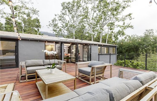 UNI A513-CALABASAS 21