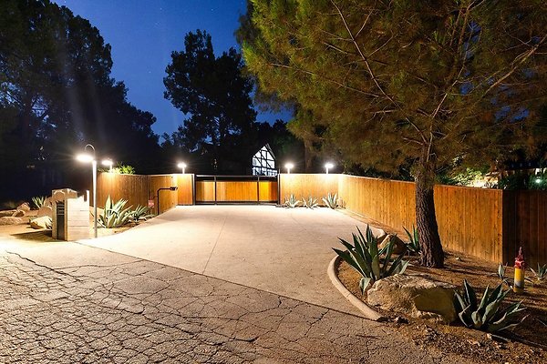 WFL - 01734-West San Fernando Valley 13