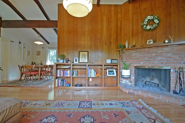 UNI A841-SANTA CLARITA 11