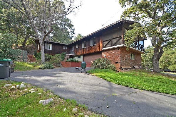 UNI A841-SANTA CLARITA 02