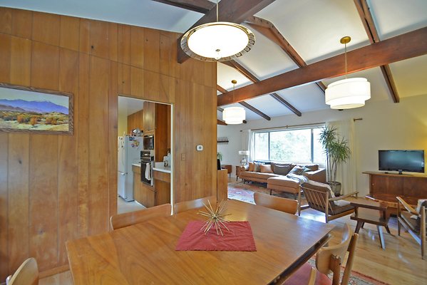 UNI A841-SANTA CLARITA 15