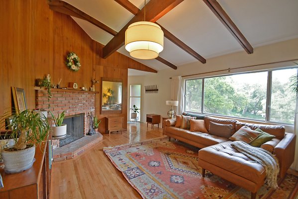 UNI A841-SANTA CLARITA 09