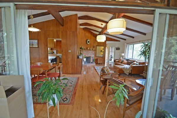 UNI A841-SANTA CLARITA 21