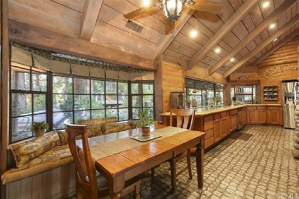 CAST Sunland 12262 10