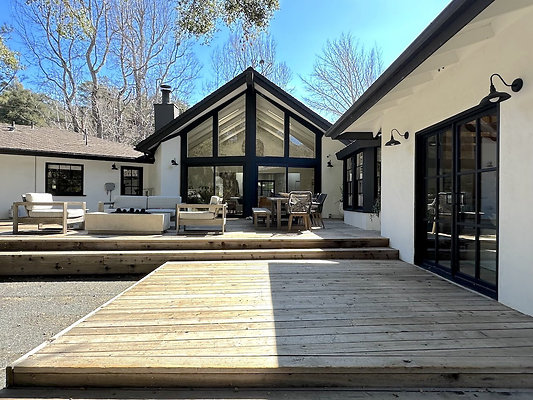 UNI CW454-CALABASAS 30