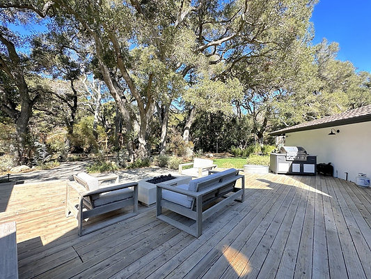 UNI CW454-CALABASAS 37