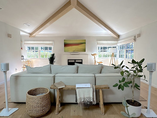 UNI CW454-CALABASAS 24