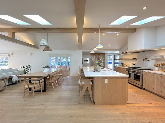 UNI CW454-CALABASAS 15