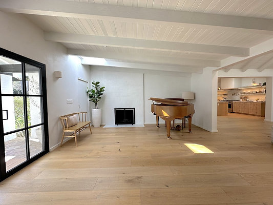 UNI CW454-CALABASAS 06