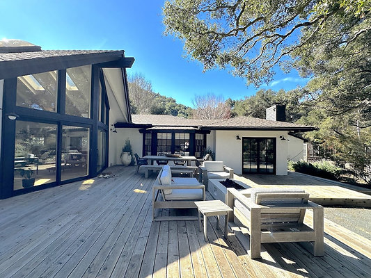 UNI CW454-CALABASAS 35