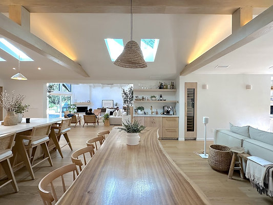 UNI CW454-CALABASAS 19