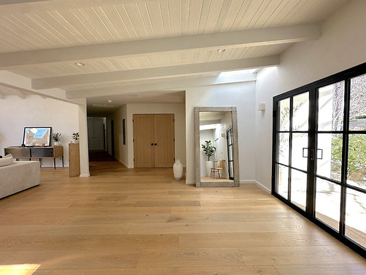 UNI CW454-CALABASAS 07