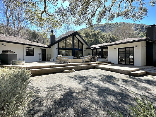 UNI CW454-CALABASAS 39