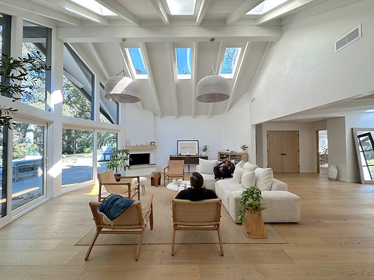 UNI CW454-CALABASAS 10