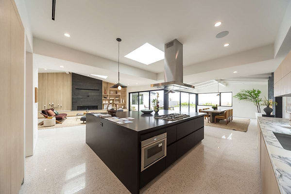 CAST Los Angeles 13738 19