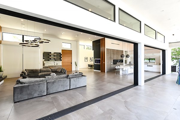 UNI B536-SHERMAN OAKS 14