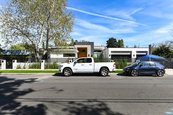 UNI B536-SHERMAN OAKS 04