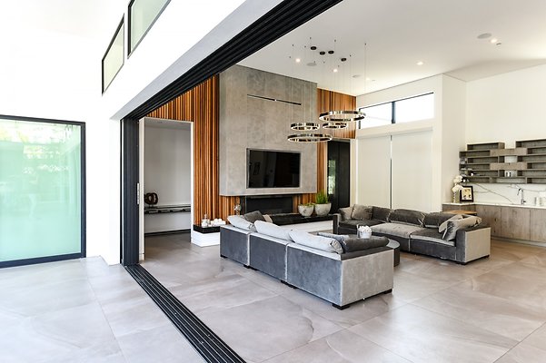 UNI B536-SHERMAN OAKS 13