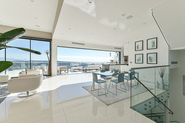 CAST Los Angeles 12962 08