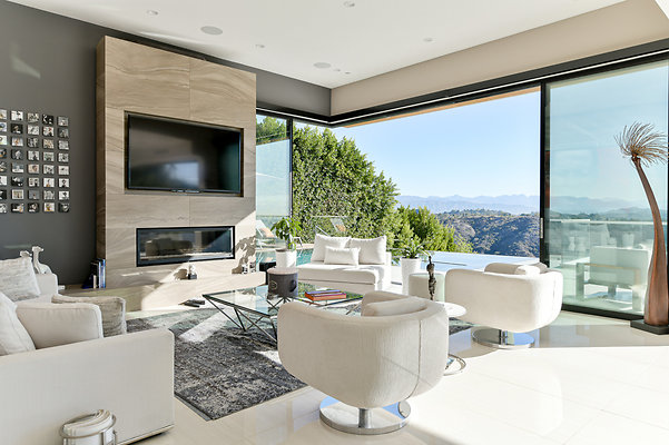 CAST Los Angeles 12962 04