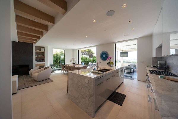 CAST Malibu 14195 17