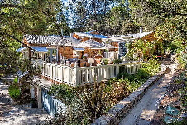 IMAGE LOC - lake-house-2 - Agoura 30