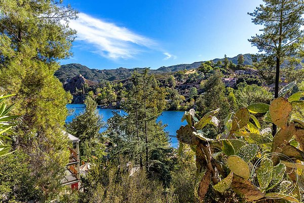IMAGE LOC - lake-house-2 - Agoura 02
