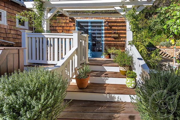 IMAGE LOC - lake-house-2 - Agoura 35