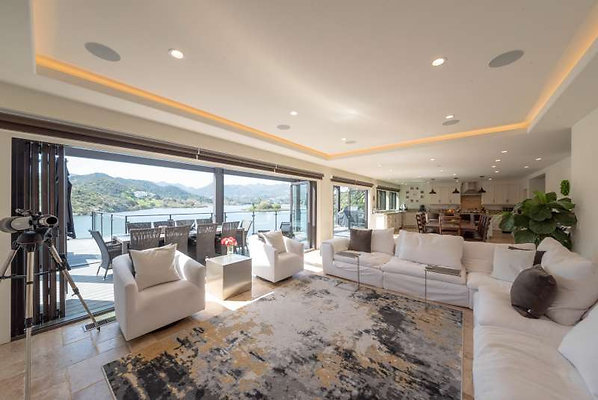 CAST Thousand Oaks 11986 18