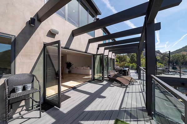 CAST Thousand Oaks 11986 37