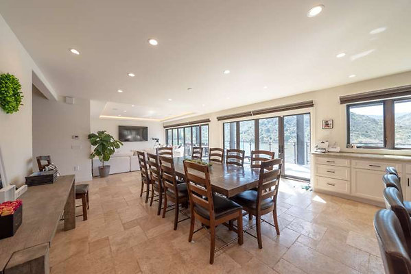 CAST Thousand Oaks 11986 09