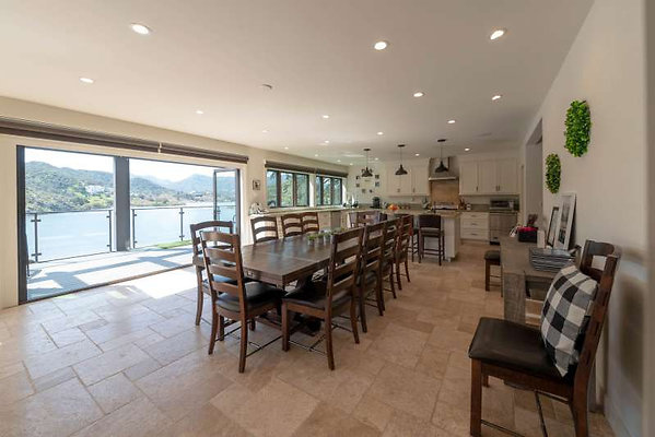 CAST Thousand Oaks 11986 10