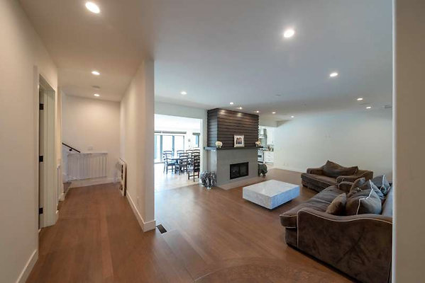 CAST Thousand Oaks 11986 03