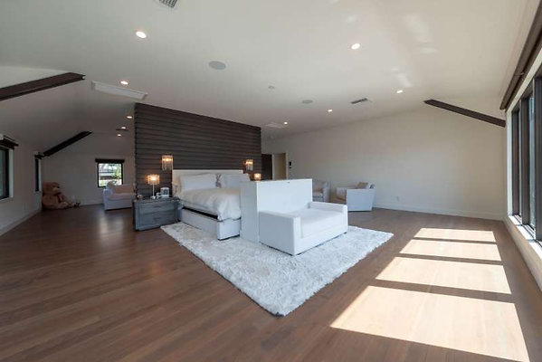 CAST Thousand Oaks 11986 26