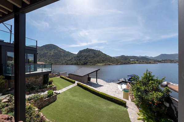 CAST Thousand Oaks 11986 43