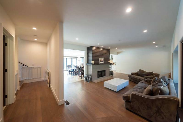 CAST Thousand Oaks 11986 05