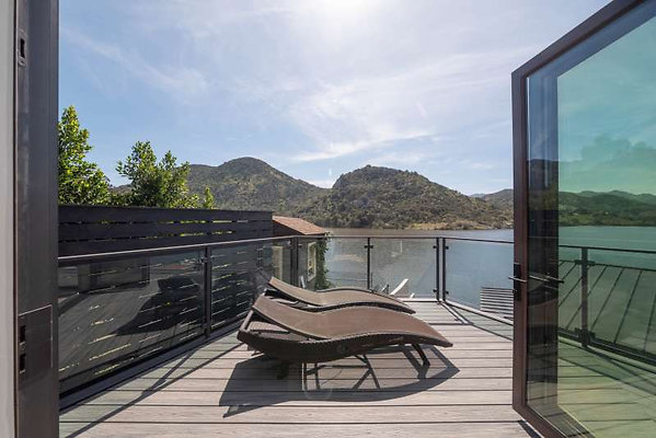 CAST Thousand Oaks 11986 38