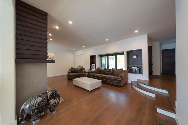 CAST Thousand Oaks 11986 06