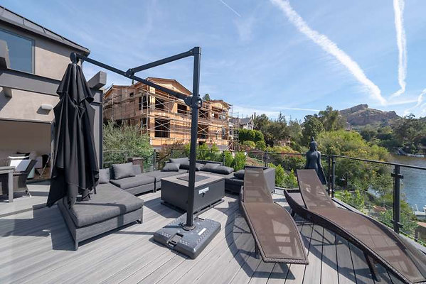 CAST Thousand Oaks 11986 32