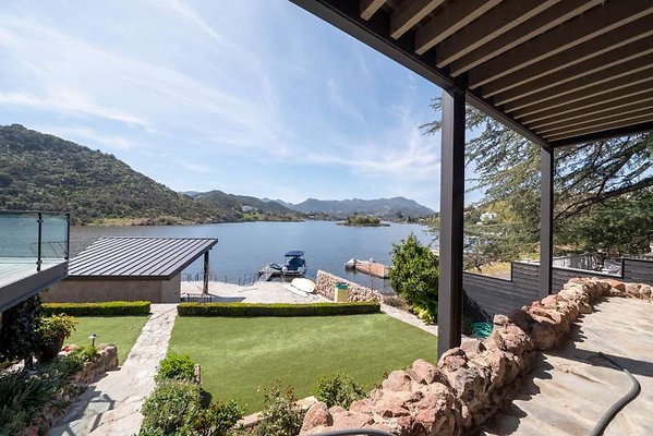 CAST Thousand Oaks 11986 44