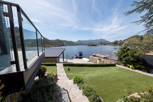 CAST Thousand Oaks 11986 42