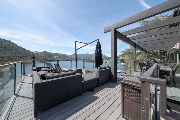 CAST Thousand Oaks 11986 33