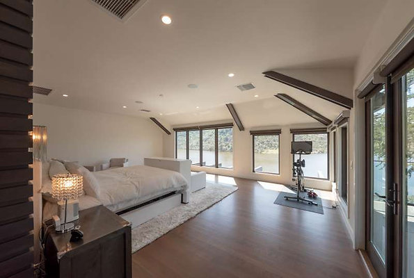 CAST Thousand Oaks 11986 25