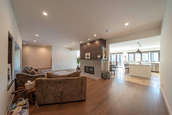 CAST Thousand Oaks 11986 07